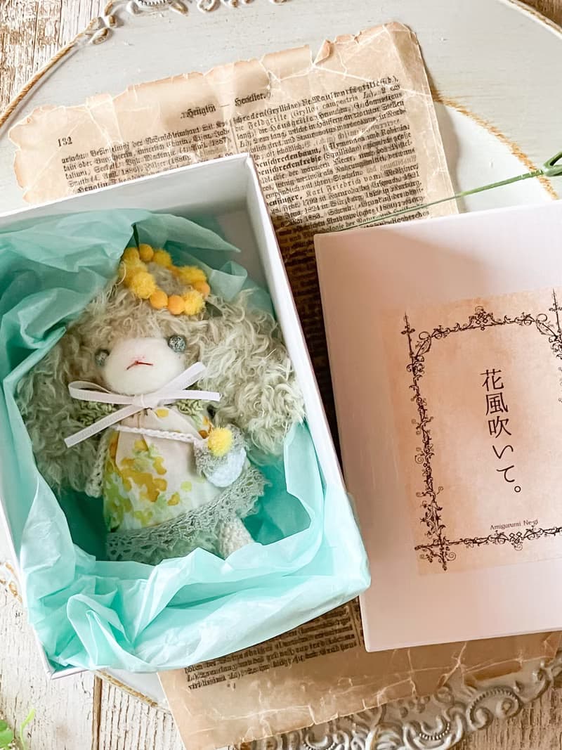 ロップイヤーのミニドール・花風吹いて。