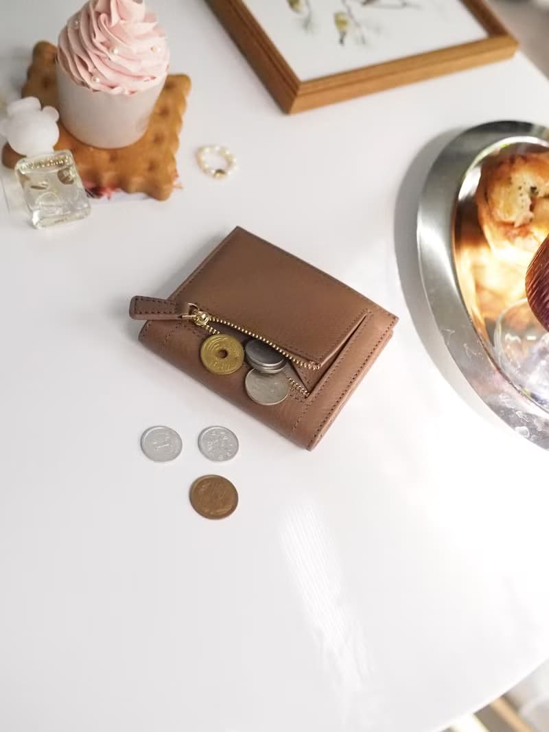 Hannah (Walnut brown) : Small leather short wallet, folded wallet, Slim