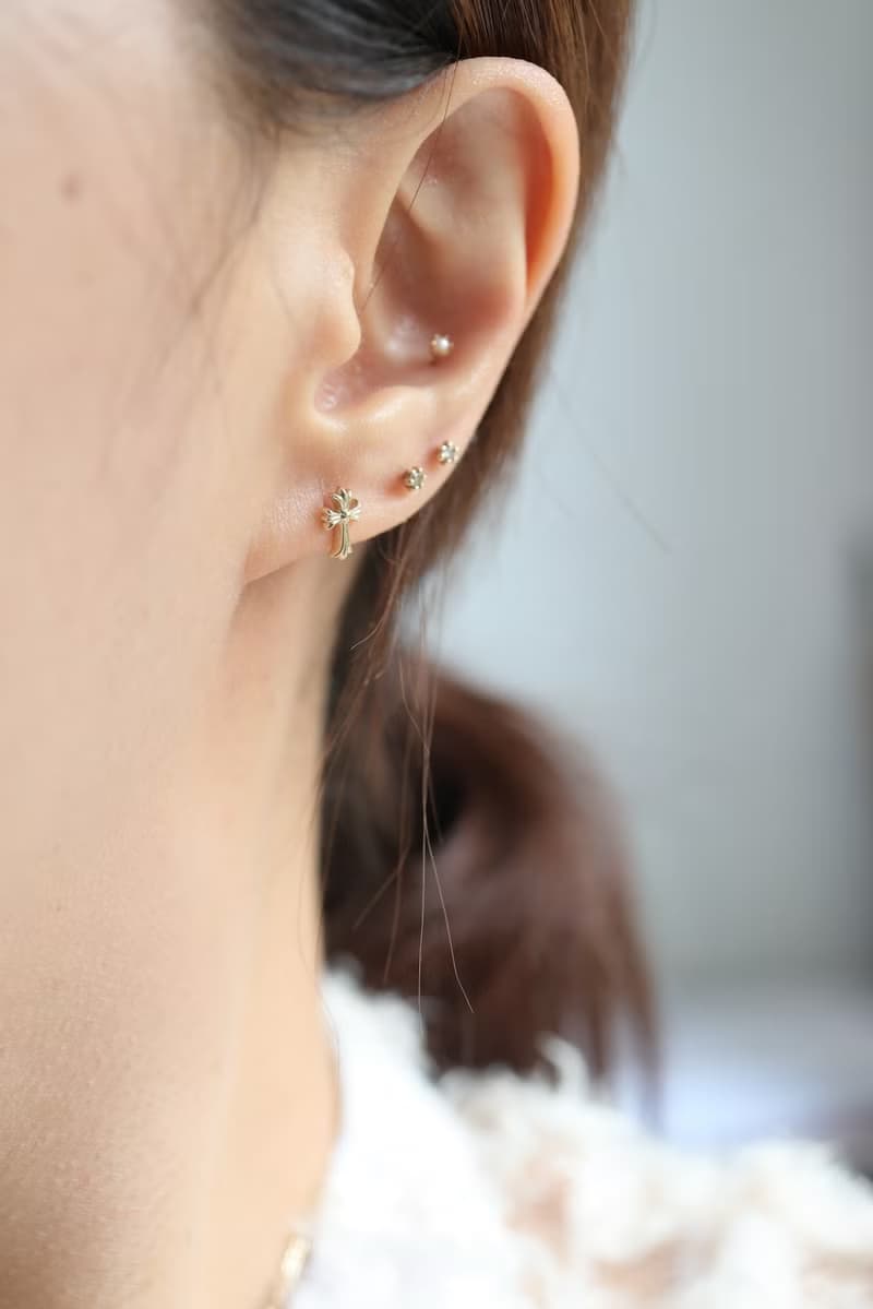 14K Gold Cross Piercing 金十字鎖珠耳環耳骨 耳窩 不退色