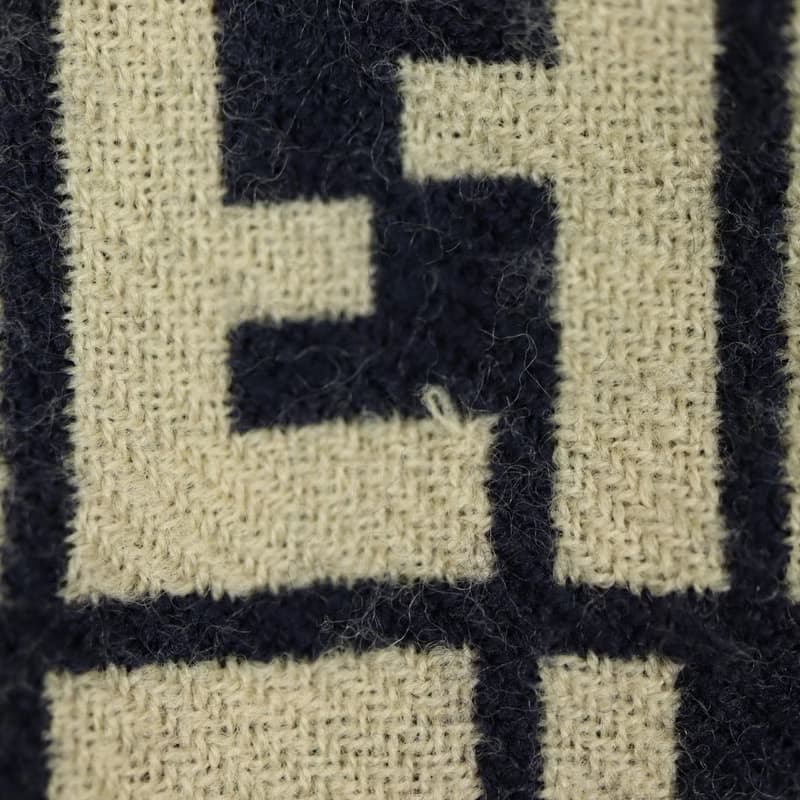 Fendi FF ネイビーアイボリー ウールスカーフ - 01042