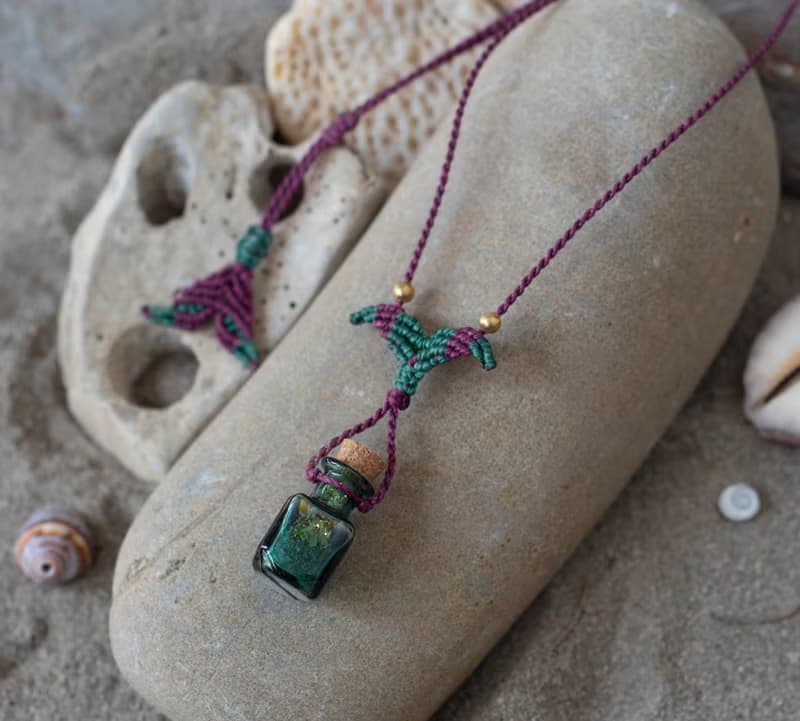Sirene potion necklace, mermaid amulet, spell bottle necklace