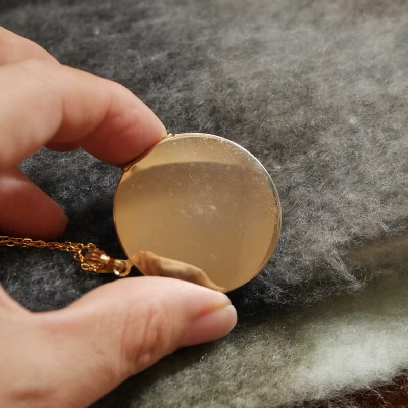 古董金色蕾絲雕花圓形相片locket項鍊  N814