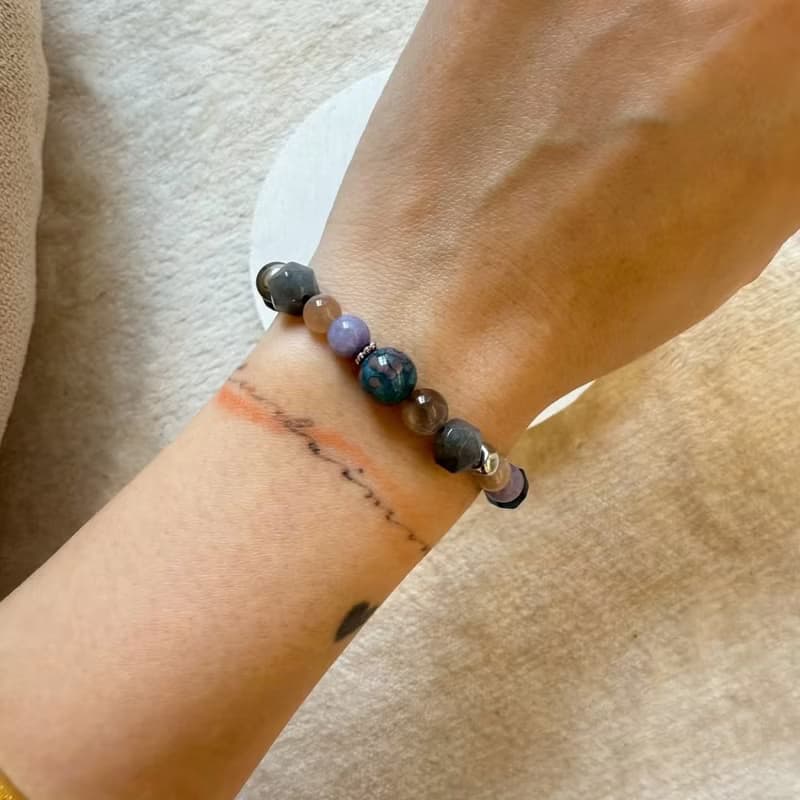 平靜心靈雨彩石彈性手鍊