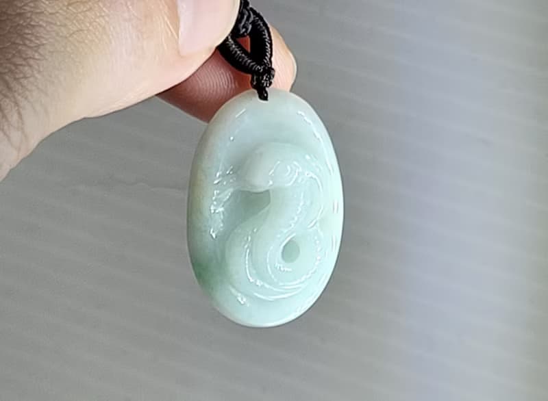 【親翠】天然翡翠 清爽果綠飄綠花小蛇牌項鍊 送禮首選 生肖蛇