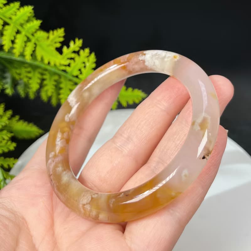 櫻花瑪瑙手鐲58MM 冰潤起光結晶飄花焦糖色玉髓手環 活潑純真友善