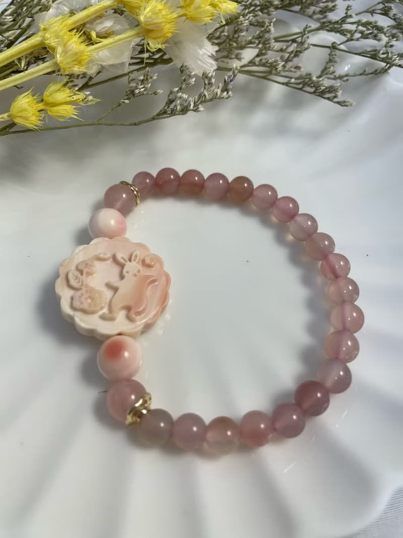 跳舞玉兔月餅手鍊  女皇貝緋紅瑪瑙手鍊