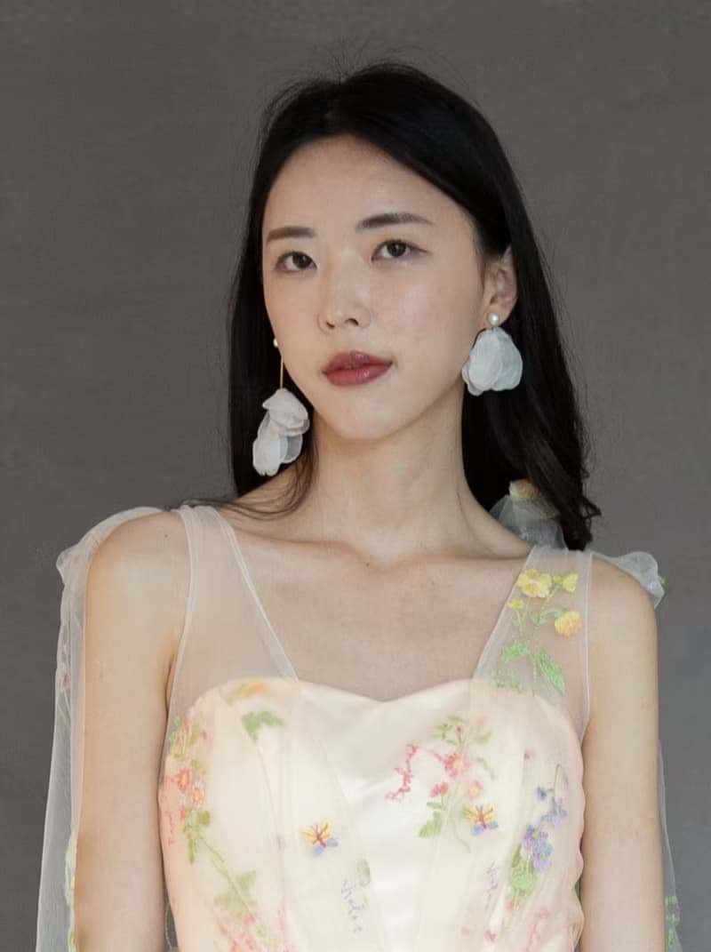不對稱花瓣造型耳環