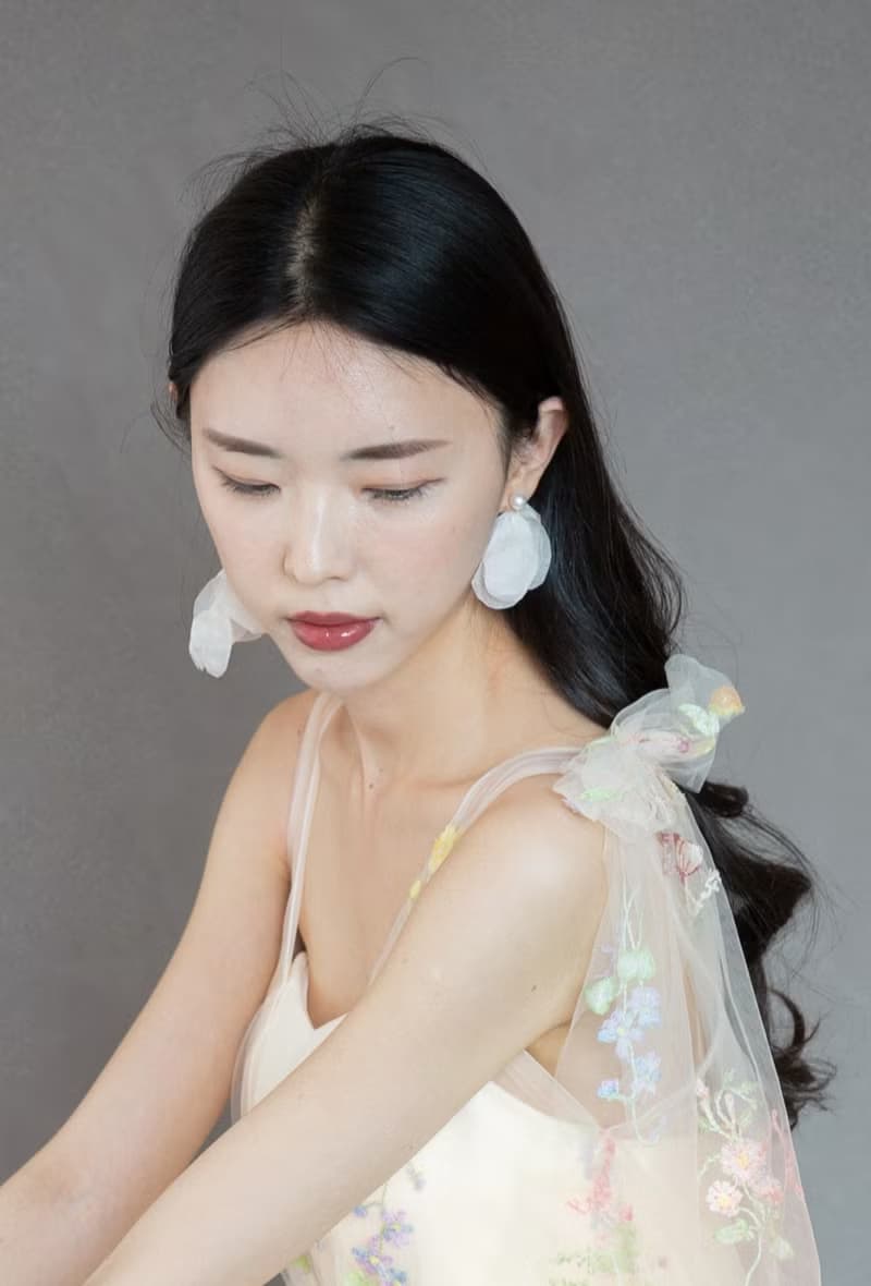 不對稱花瓣造型耳環