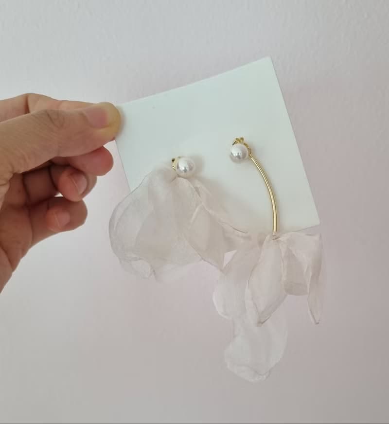 不對稱花瓣造型耳環