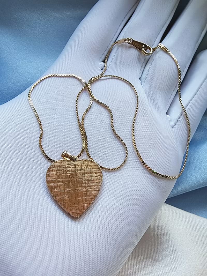 美國西洋古董飾品/ AVON玫瑰花紋仿紅寶石愛心吊墜/項鍊