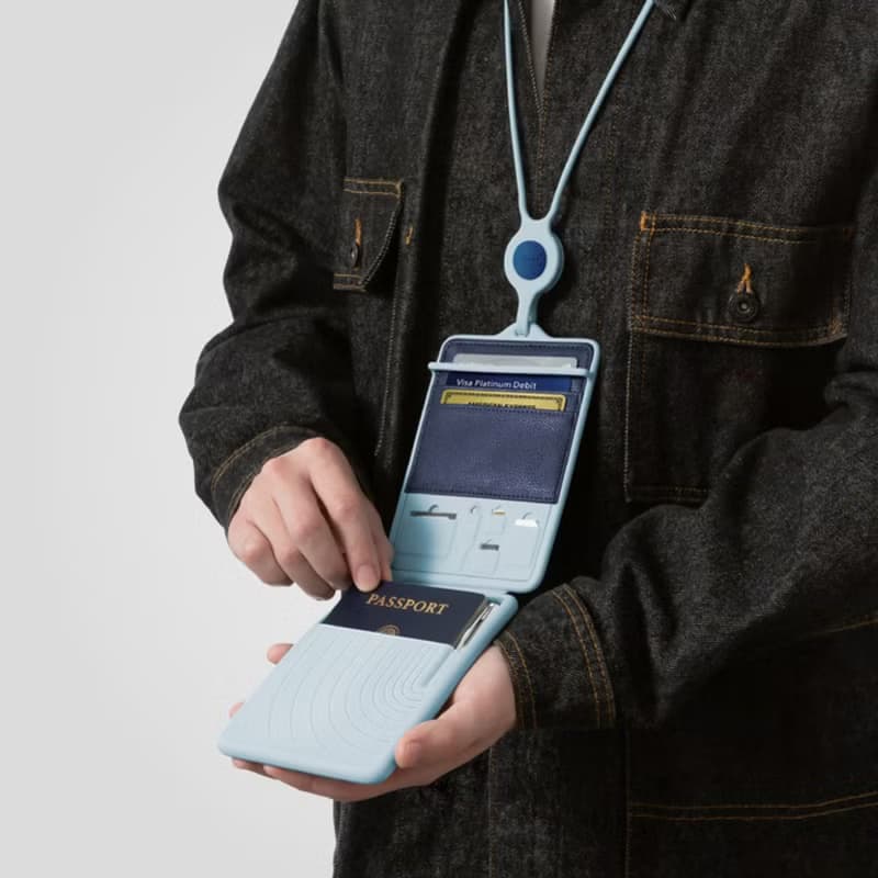 Bone 蹦克  / 頸掛真皮護照套 - 旅遊出國收納卡夾-送盲盒公仔