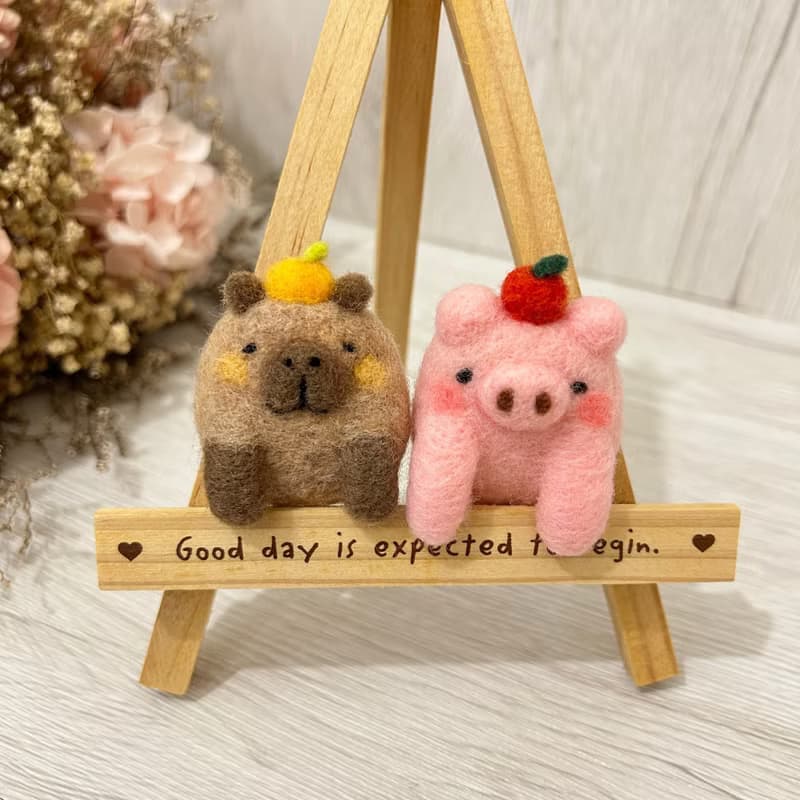 口袋小動物 蘋安小豬 吉祥小水豚 羊毛氈別針 胸針 療癒 送禮