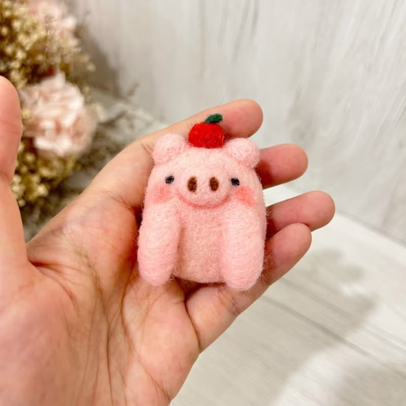 口袋小動物 蘋安小豬 吉祥小水豚 羊毛氈別針 胸針 療癒 送禮