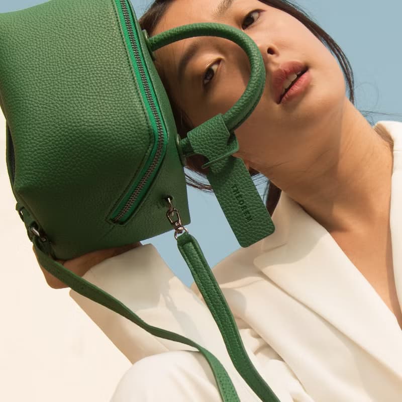 Cubic Cross Body Bag 皮革斜背/手提小方包 - green color