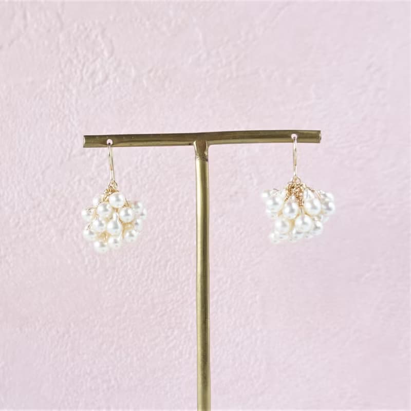 14kgf Japanese Akoya volume pearls pierced earrings / clip on earrings