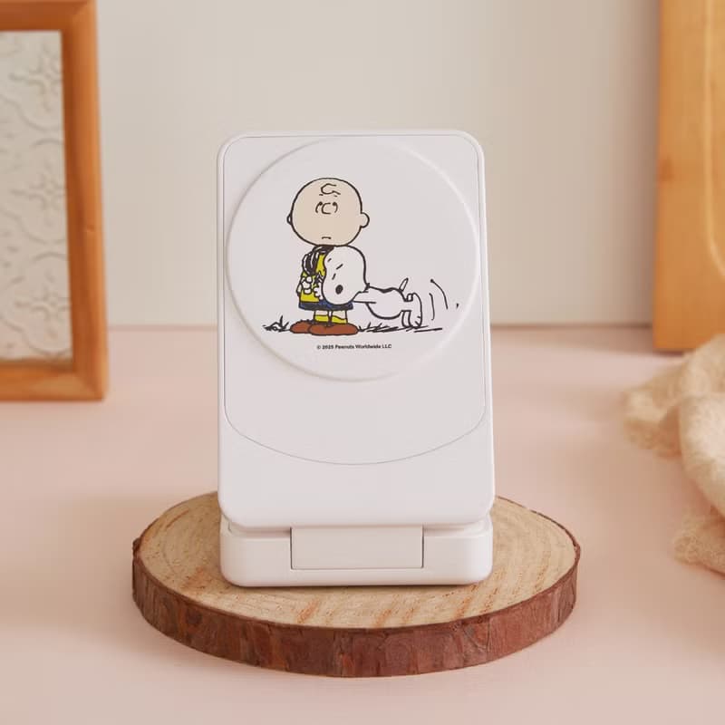 SNOOPY史努比來點抱抱22.5W折疊式三合一Qi2磁吸支架無線充電器