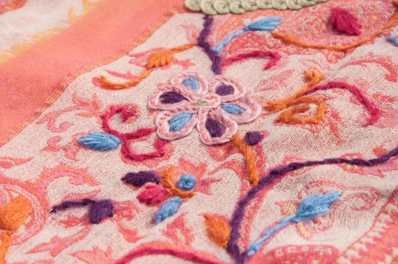 羊絨毯 刺繡毛毯 羊毛蓋毯 保暖披肩 寒流必備 水煮羊毛披肩/針織圍巾/刺繡圍巾/羊絨披巾/喀什米爾Cashmere-花