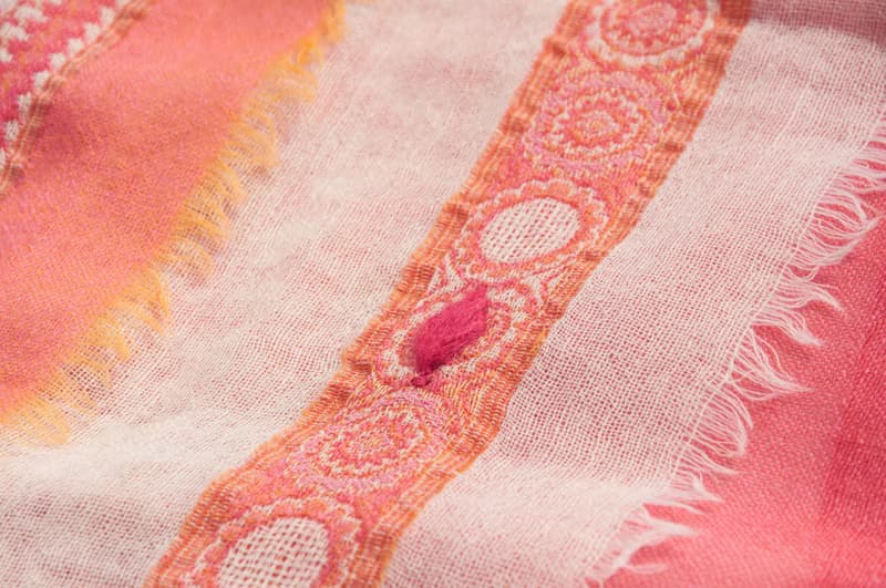 羊絨毯 刺繡毛毯 羊毛蓋毯 保暖披肩 寒流必備 水煮羊毛披肩/針織圍巾/刺繡圍巾/羊絨披巾/喀什米爾Cashmere-花