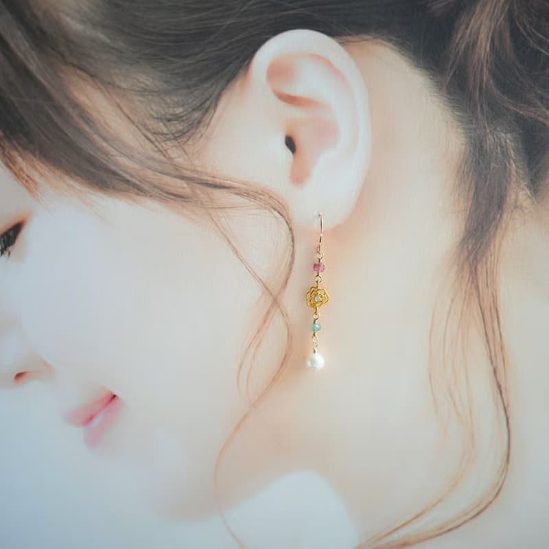 トルマリン オパール 薔薇 オバケの非対称ピアス イヤリング可　10月誕生石