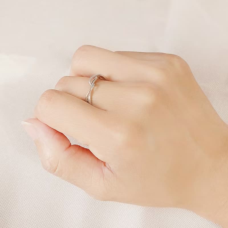 交錯環繞925純銀戒指(亮面版) 活動圍 簡約設計 中性配戴