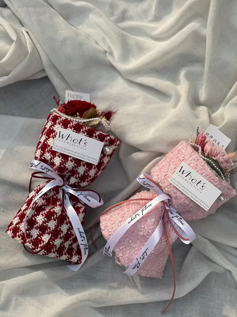 2023 母親節花束 康乃馨俄羅斯花束  母親節新款