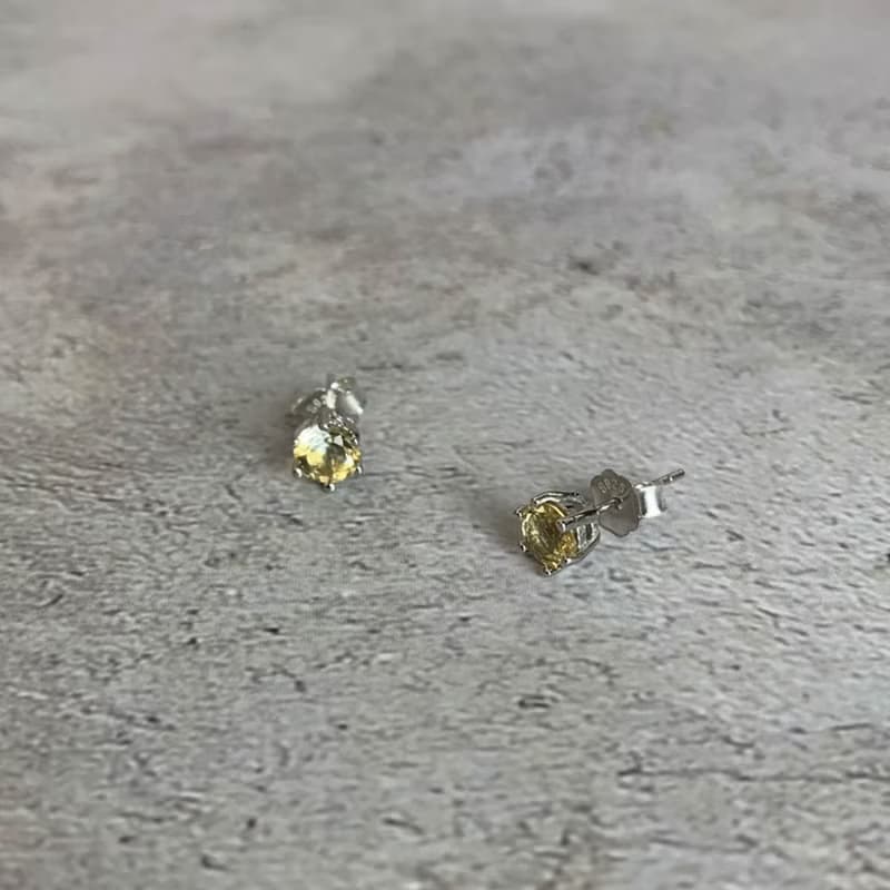 |純銀珠寶| 黃水晶 S925 鑲嵌寶石六爪圓形經典耳釘  SS23