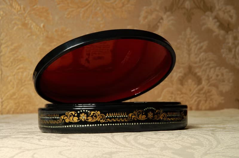 Hunting fox lacquer box miniature paint wildlife winter Christmas Gift Wrapping