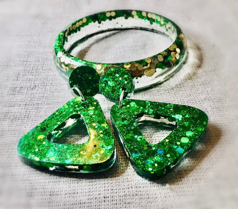 Green glitter jewelry set,resin bangle and long drop earrings
