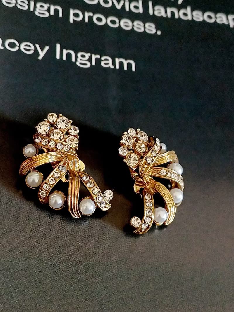 vintage jewelry  B.S.K 古董金色飛揚緞帶夾式耳環