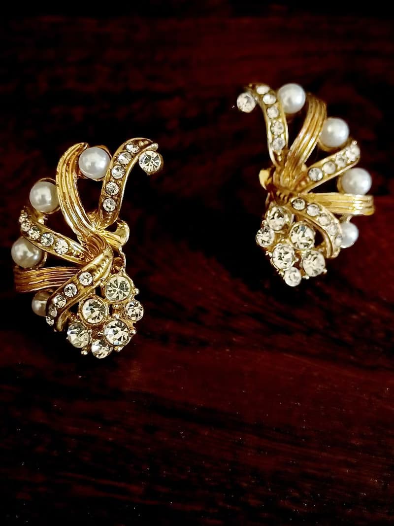 vintage jewelry  B.S.K 古董金色飛揚緞帶夾式耳環