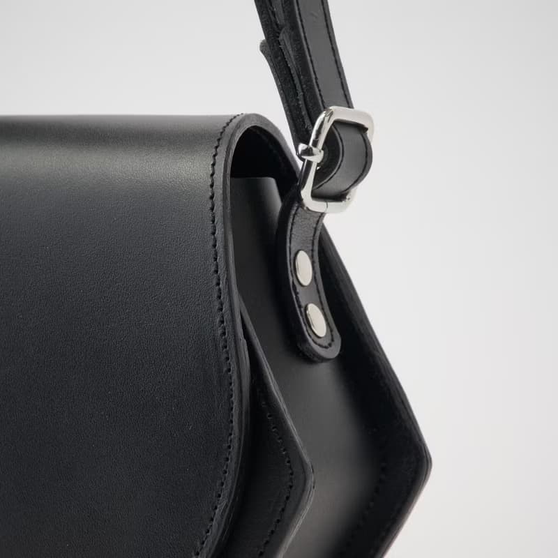【leather shoulder hexa black】レザー/ショルダーバッグ/ハンドバッグ/六角形