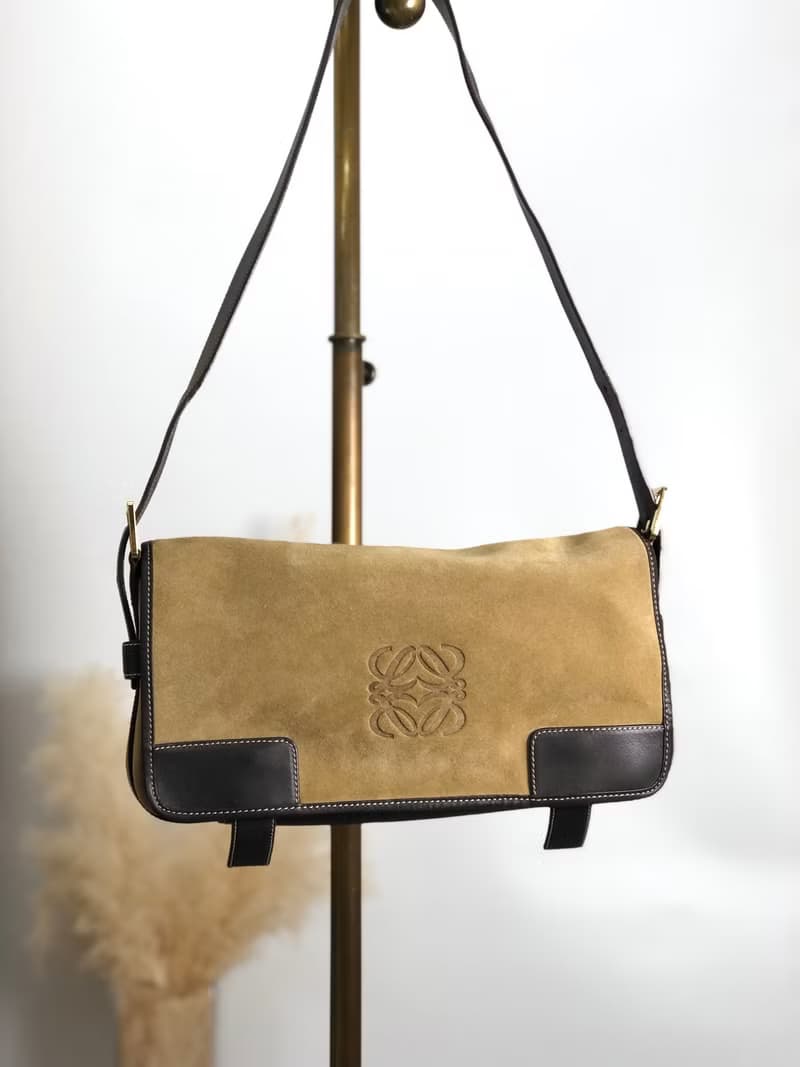 【 日本直送　名牌中古包 】LOEWE ロエベ ショルダーバッグ ベージュ アナグラム スエード フラップ ワンショルダーバッグ vintage htuiwy