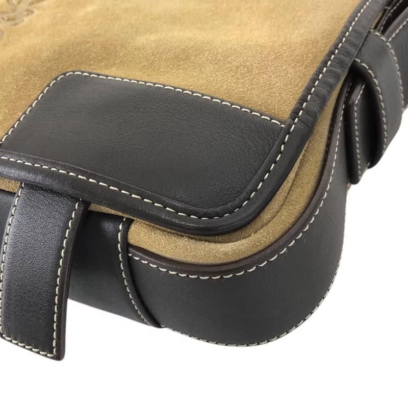 【 日本直送　名牌中古包 】LOEWE ロエベ ショルダーバッグ ベージュ アナグラム スエード フラップ ワンショルダーバッグ vintage htuiwy