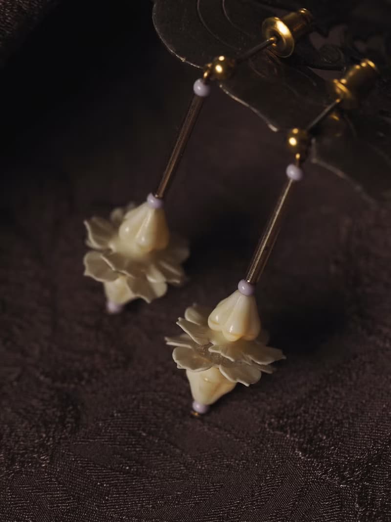 古董奶油 亮片花型長耳環