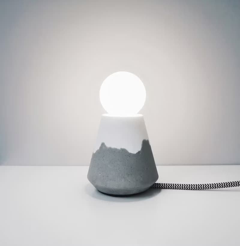 SUNRISE 日出 | 山峰雪景水泥桌燈・夜燈 (附LED變光燈泡)