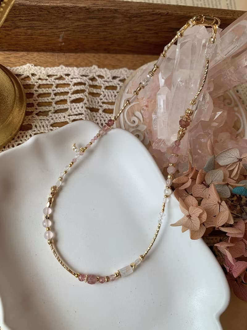 - 羞澀笑容 -天然水晶手鏈/黃銅手鍊