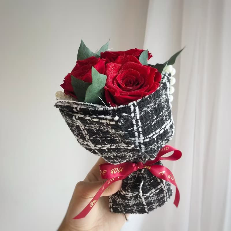 小香風永生玫瑰花束 | 皇家厄爾瓜多永生玫瑰精選色 母親節花束