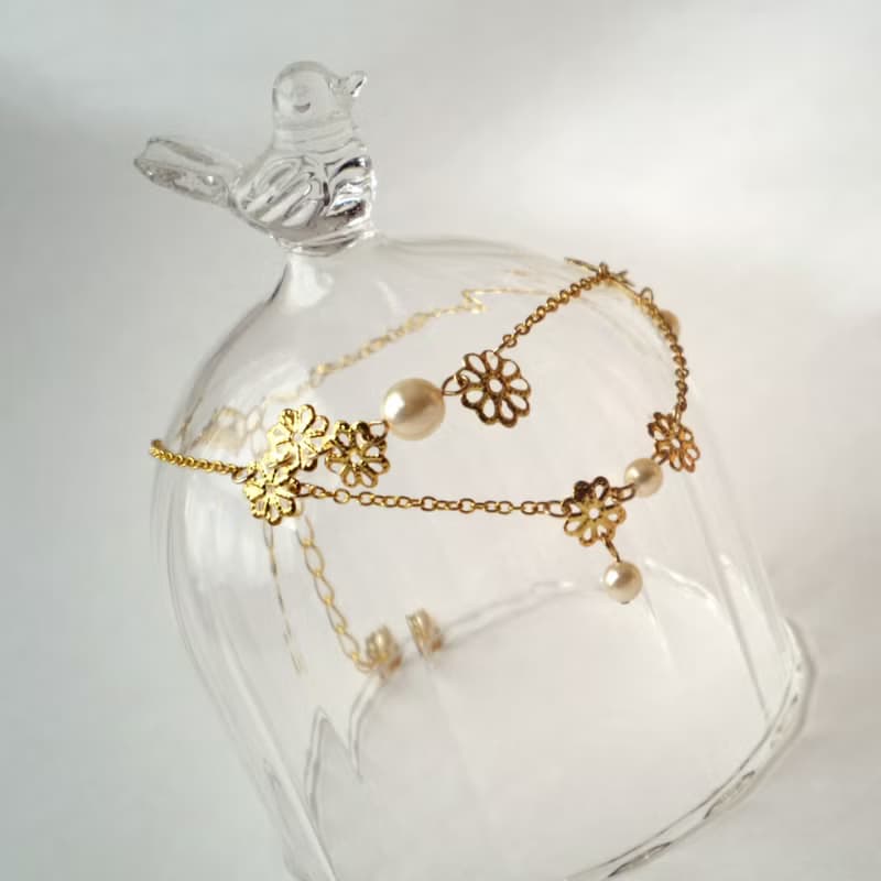 ブレスレット　仕草、伝え語る