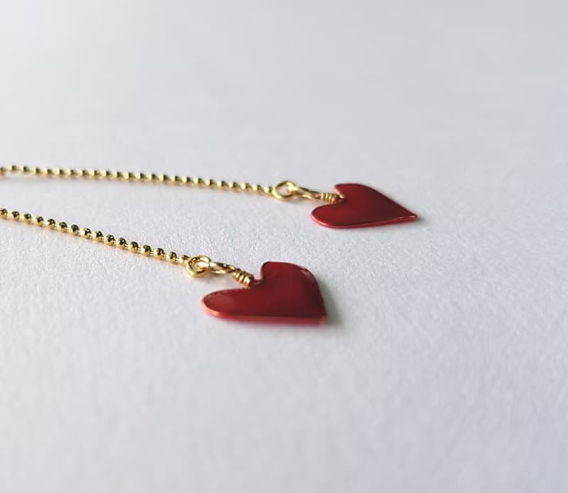 小さなハートのピアス or イヤリング・レッド