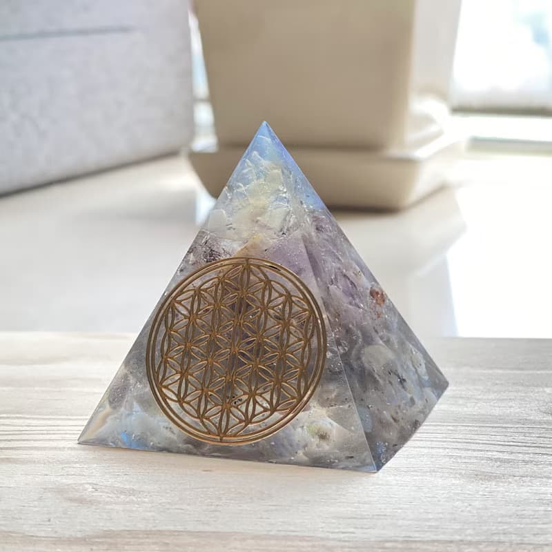 【蛋白石+超級七+灰月亮石】奧根能量塔Orgonite (6cm/5cm/4cm)