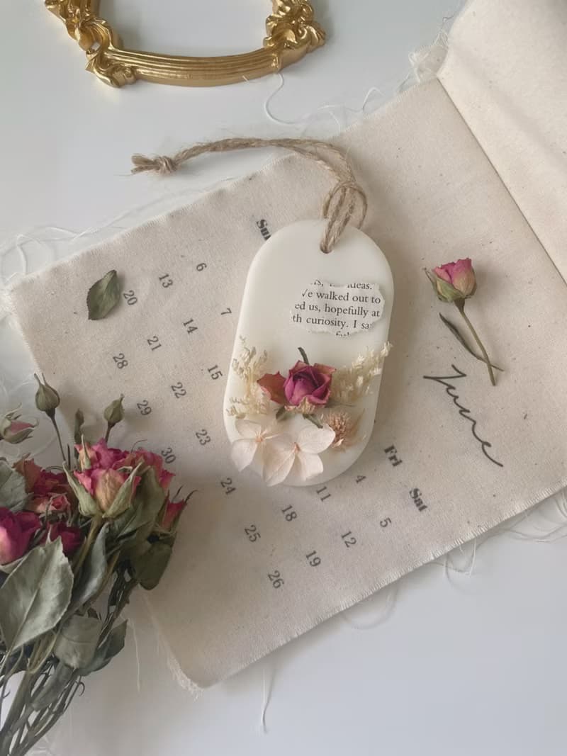 【香氛精靈】情人節禮物 女王香水擴香石+香氛乾燥花蠟片禮盒
