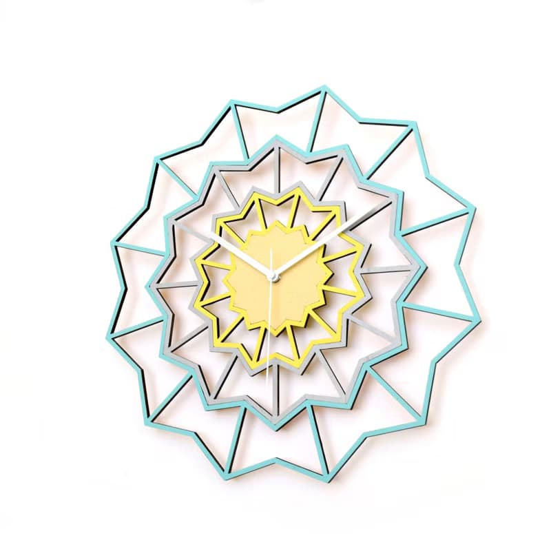 Chevron Nordic - 藍色和黃色色調的幾何掛鐘