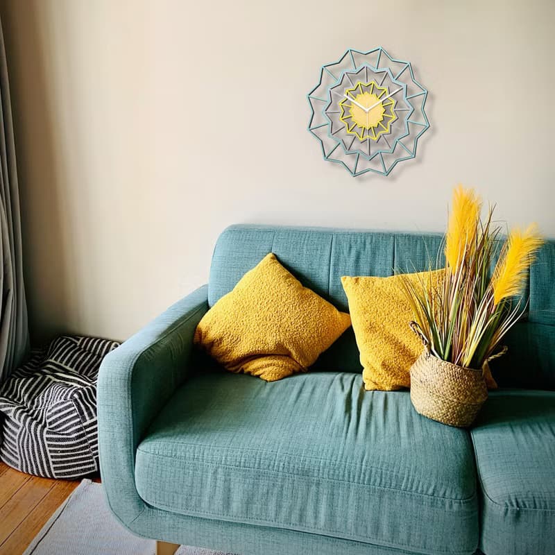 Chevron Nordic - 藍色和黃色色調的幾何掛鐘