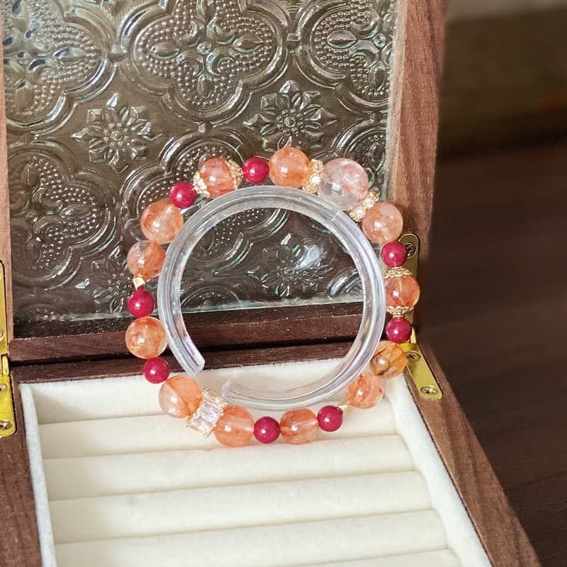 Amelia Jewelry丨摩羯座丨收藏級血砂膠花原創設計手鍊丨星座手鍊