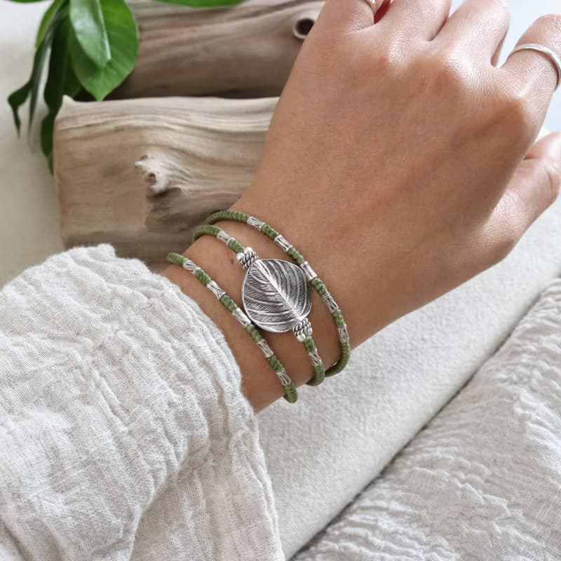三圈手工編織蠟線手鍊搭配葉珠和吊飾泰銀 手作泰國飾品 葉子手鍊