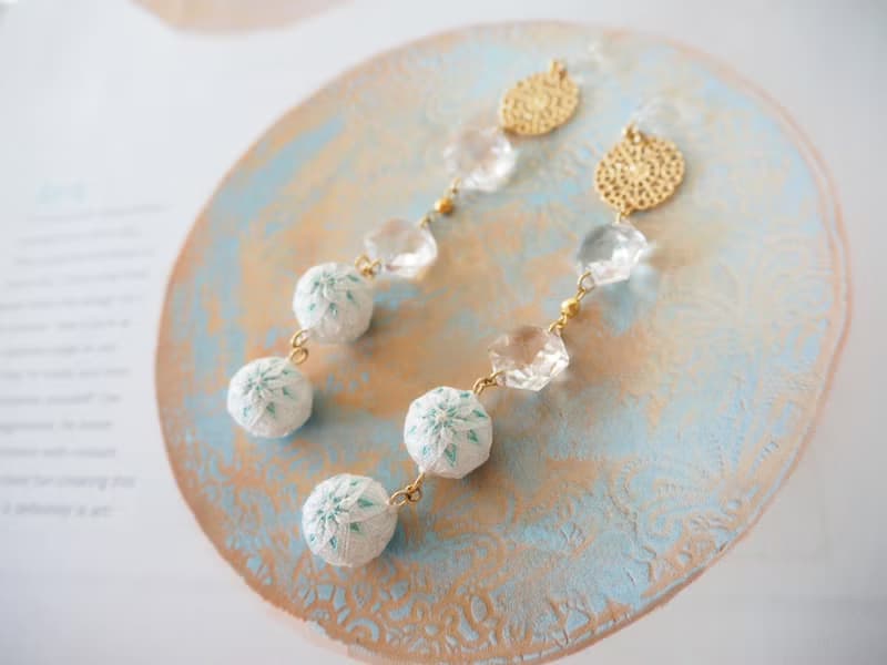 傳統工藝 手鞠球 刺繡 耳環 睡蓮 水晶  長鏈 綠 白色