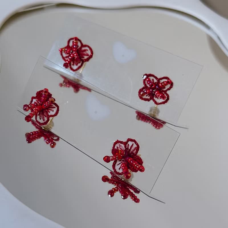 刺繡小花耳環 - 紅(可改耳夾)