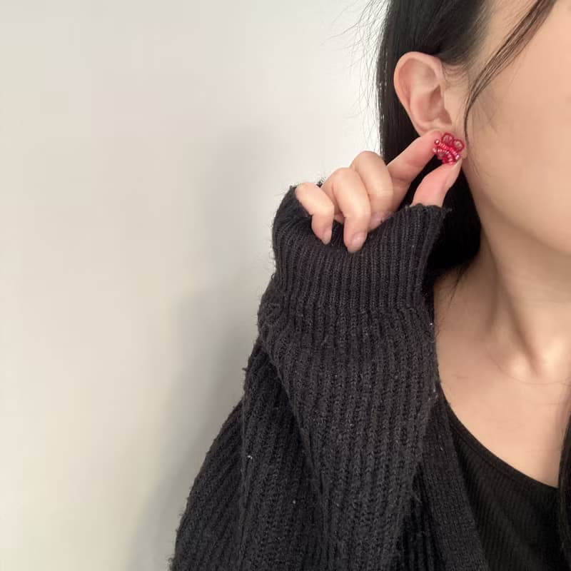 刺繡小花耳環 - 紅(可改耳夾)