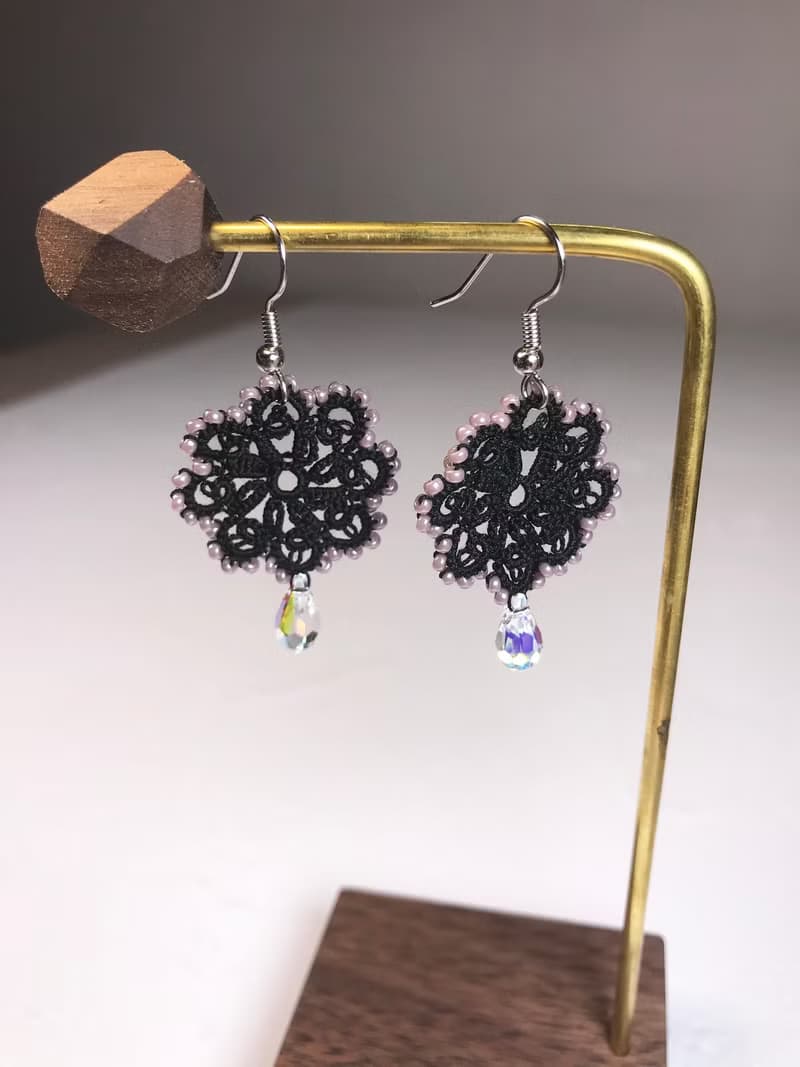 手織蕾絲水晶耳環(黑色) /禮物 / Swarovski水晶 / tatting / 客