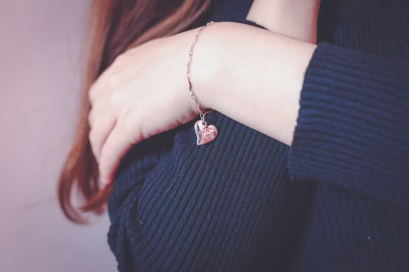 細緻彩繪玫瑰情人造型手鍊-花束款-黃/紅 (HBRJA0847B-2)